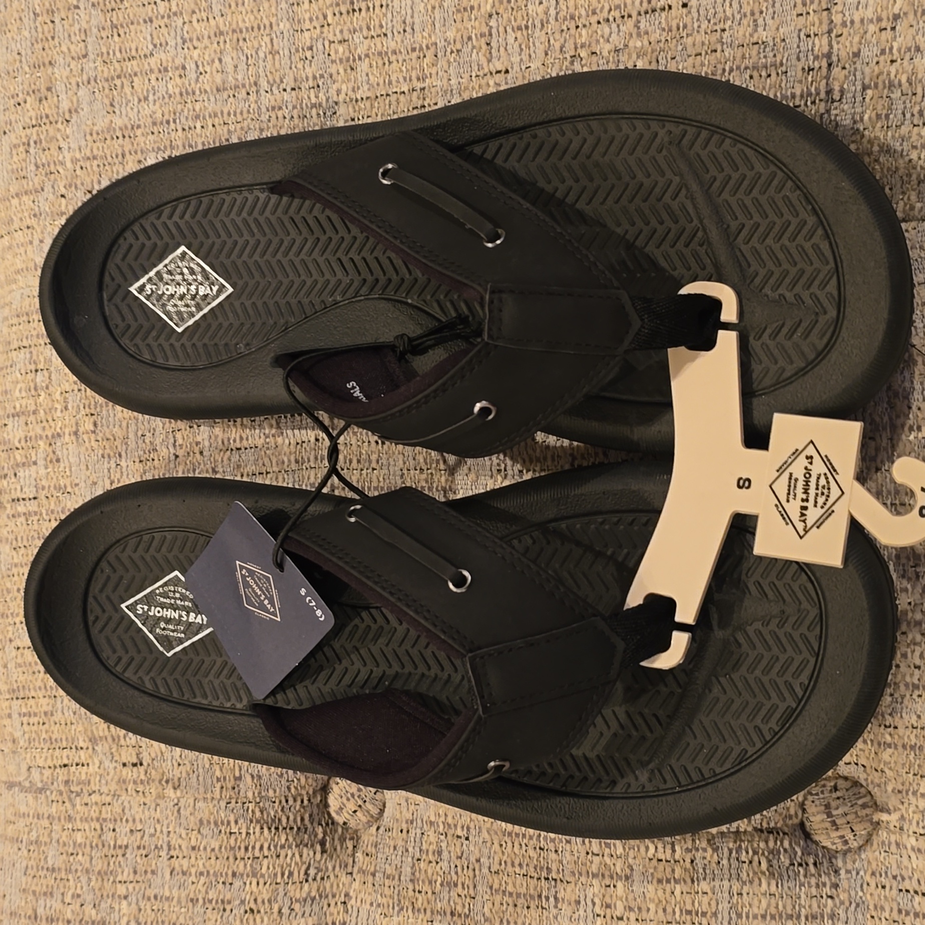 St. John's Bay Brand Men's Black Flip-Flops Size Small 7-8